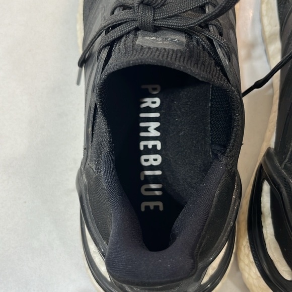 Women’s Adidas Ultraboost - Picture 5 of 7